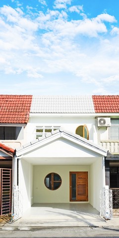 มบ.พระปิ่น 3 ทาวน์เฮ้าส์ ทำเลดี  ติดถนนบางใหญ่ รีโนเวท 3 ห้องนอน ใกล้เซ็นทรัลเวสต์เกต , รถไฟฟ้าสายสีม่วง