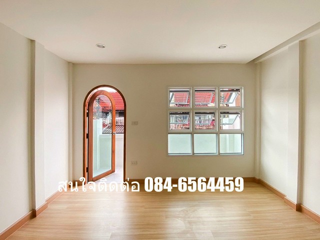 มบ.พระปิ่น 3 ทาวน์เฮ้าส์ ทำเลดี  ติดถนนบางใหญ่ รีโนเวท 3 ห้องนอน ใกล้เซ็นทรัลเวสต์เกต , รถไฟฟ้าสายสีม่วง