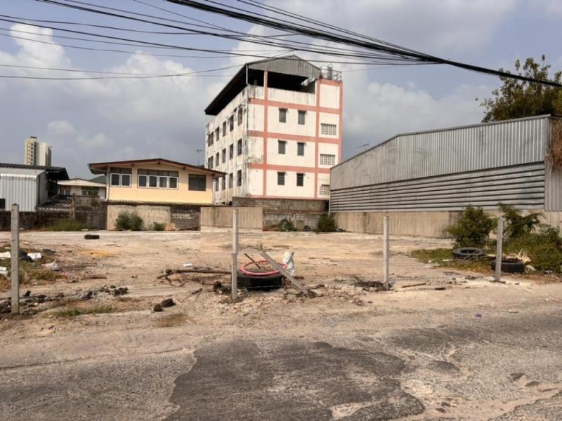 ให้เช่าที่ดิน เนื้อที่ 384 ตารางวา ซอยสังคมสงเคราะห์ 27 หลังตลาดโชคชัย 4เหมาะทำร้านอาหาร , car care , community mall , office , จอดรถ , ตลาด , โกดัง , storageราคาเช่า 49,000 บาท / เดือน ( สัญญาขั้นต่ำ 1 ปี ประกัน 2 เดือน ล่วงหน้า 1 เดือน )ที่ตั้ง ถนนสังคมสงเคราะห์ ซอยสังคมสงเคราะห์ 27 แขวงสะพานสอง เขตวังทองหลาง กรุงเทพมหานคร 10310ติดต่อ : คุณภัสพงณ์ 063-409-8164Line : deedaa23เนื้อที่ 384 ตารางวา หน้ากว้างติดถนน 48 เมตร เทปูนแล้วค�