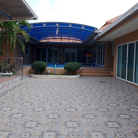 ขายบ้านเดี่ยวชั้นเดียว เนื้อที่ 2 งาน 91.9 ตารางวา อำเภอบางละมุง จังหวัดชลบุรี#รายละเอียดทรัพย์-บ้านเดี่ยวพร้อมที่ดินเนื้อที่ 2 งาน 91.9 ตารางวา จำนวน 5 ห้องนอน 5 ห้องน้ำ สระว่ายน้ำพร้อมที่จอดรถอีก 3 คันขึ้นไป มีโครงหลังคาคลุมทั่วบ้าน-ตั้งอยู่ติดถนนสาย 36 ใกล้ทางเข้าวัดหนองเกตุน้อย ตำบลหนองปลาไหล อำเภอบางละมุง จังหวัดชลบุรี***ราคาเพียง 18 ล้านบาท(ต่อรองได้)#สนใจติดต