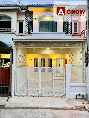 ม.พรพิมานวิลล์ รังสิตคลอง5 รีโนเวทใหม่พร้อมอยู่ แถมเฟอร์นิเจอร์ทั้งหลังท่ี่ตั้ง : หมู่บ้านพรพิมานวิลล์ รังสิตคลอง5  ต.รังสิต อ.ธัญญาบุรี ปทุมธานีรหัสทรัพย์ : AGT00178ราคาขาย : 1,750,000รายละเอียด : บ้านหันหน้าไปทางทิศตะวันตก-2 ห้องนอน-2 ห้องนํ้า-16 ตรว.-1 ที่จอดรถในบ้านคุณสมบัติพิเศษ: กล้องวงจรปิด สวนหย่อม ที่จอดรถ ระบบรักษาความปลอดภัยสถานที่ใกล้เคียง :- ดรีมเวิลด์- ฟิวเจอร์ป