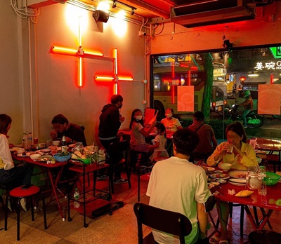 เซ้งร้าน ถนนบรรทัดทอง  ขายแอลกอฮอล์ได้  โซนคนเดินเยอะ Traffic ดีมาก