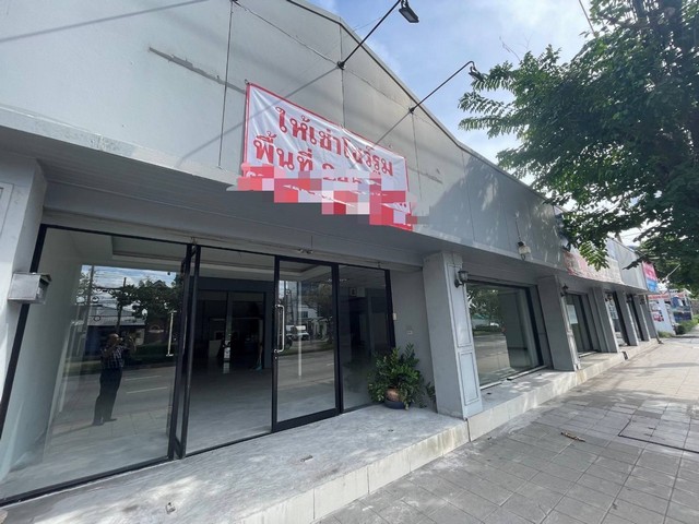 ให้เช่า ตึกอาคารชั้นเดียว ปากซอยนวมินทร์ 78พื้นที่ 245 ตร.ม. ตารางเมตรละ 200 บาทเป็นเงิน 49,000 บาท/เดือนประกัน 2 เดือนสถานที่ใกล้เคียง1. แม็กซ์แวลู สาขา นวมินทร์2. ไทวัสดุ สาขานวมินทร์3. โลตัส สุขาภิบาล 14. ตลาดหัวมุม5. แม็คโคร สาขารามอินทราที่ตั้ง แขวงนวลจันทร์ เขตบึงกุ่ม กรุงเทพมหานคร--------------------------------------------------------สนใจชมบ้านหรือขอข้อมูลเพิ่มเติมได้ที่คุณเอียดTel. 081-815-5028Line. 081-815-5028