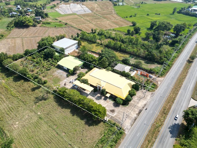 ขายโรงงานโมจิพร้อมโกดังสินค้า และอาคารเหมาะสำหรับทำหน้าร้าน Outletจ.พิษณุโลก อ.วัดโบสถ์ ต.วัดโบสถ์ที่ดิน 5 ไร่  100 ตร.วาใกล้ตลาดไทยเจริญใกล้วัดเนินมะครึดใกล้ปั๊ม ESSOวัดโบสถ์ ประกอบด้วย3อาคาร1.อาคารใหญ่สุดเติมเป็นจุดพักรถทัวร์ พื้นที่ภายในกว้างขวางรองรับคนมาใช้บริการได้เป็นจำนวนมาก พื้นที่ใช้สอย400ตรม.2. อาคารอเนกประสงค์ขนาดใหญ่ เดิมใช้เป็นโรงงาน(มีใบอนุญาติจ