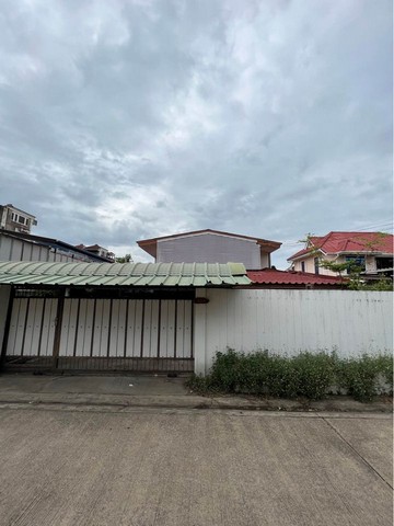 RHT1476ให้เช่าบ้านเดี่ยว2 ชั้น ซอยพัฒนาการ50  เหมาะทำออฟฟิศ  เนื้อที่ 100 ตร.ว. ใกล้ Lotusเนื้อที่ 100 ตร.ว.พื้นที่ใช้สอย  200 ตร.ม.2 ห้องนอน · 2 ห้องน้ำสนใจติดต่อคุณเจี๊ยบ 092-851-6969Line:keti2522ราคาเช่า  93,000 บาท /เดือนสัญญาเช่า 1-3 ปีพัฒนาการ50 แขวงสวนหลวง เขตสวนหลวง กรุงเทพมหานคร 10250แอร์ 8 ตัวเนื้อที่มากกว่า 200 ตรมเหมาะทำ Home officeทำที่พักอยู่อาศัยใกล้ Lotusใกล้ ศูนย์ BMW Benz Porscheตรงข้ามซอย กำลังสร้าง โรงพยาบาลใก