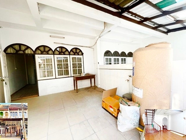 เฟอร์บางส่วน ให้เช่าทาวน์โฮม 2 ชั้น 18ตรว. 130ตรม.ตลาดสัมมากร 2นอน 2น้ำ 1จอดรถ 2แอร์ เดอะ พาซิโอ ทาวน์ รามคำแหง