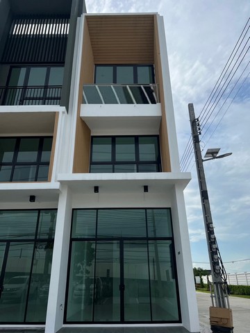 RT01308 ให้เช่า โฮมออฟฟิศ สไตล์โมเดิร์นระดับพรีเมี่ยม M Town Pride สุวินทวงศ์-หนองจอกติดต่อAgent  : คุณเด่นชัย 09-8481-8989         :06-2839-4747 Line   :0984818989          : https://line.me/ti/p/ezz8HbMifz         : แอดไลน์ แคปหน้าจอสอบถามได้เลยครับโครงการ , M Town Pride สุวินทวงศ์-หนองจอกอาคารพาณิชย์ 3 ชั้น พื้นที่ใช้สอย 168 ตร.ม 2 พื้นที่ธุรกิจ 2 ห้องนอน 1 ห้องน้ําส่วนตัว 2 ห้องน้ํารวม 2 แอร์จุดเด่นโครงการทำเลศักยภาพติดถนนใหญ่สุวินทวงศ์ใกล้สนามบินเ