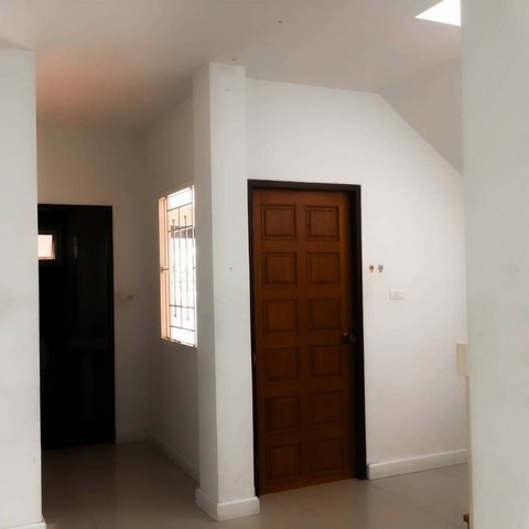 ขายบ้านสุดคุ้มราคาสบายกระเป๋า หากคุณกำลังมองหาบ้านหลังแรกในโครงการ เราแนะนำบ้าน อรสิริน6