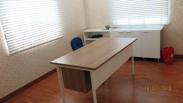 ให้เช่าทาวน์โฮม 3 ห้องนอน 4 ห้องน้ำ แอร์ 5 เครือง   เฟอร์นิเจอร์สำหรับทำออฟฟิศ หมู่บ้านลภาวัน 17 นนทบุรี หมู่บ้านลภาวัน 17