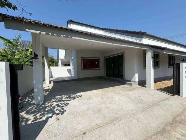 โซนหางดง ขาย 1.89 ล้าน 40.7 ตรว. บ้านเดี่ยวชั้นเดียวสร้างใหม่ บ้านกว้าง โล่ง สบาย ของแถมมากมาย หิ้วกระเป๋าพร้อมเข้าอยู่ได้เลยค่ะ