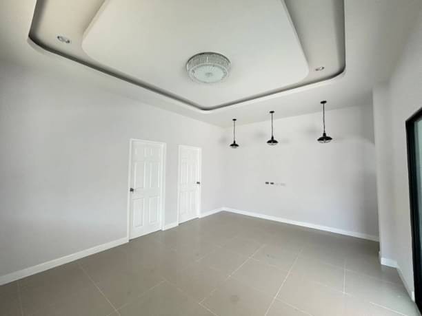 โซนหางดง ขาย 1.89 ล้าน 40.7 ตรว. บ้านเดี่ยวชั้นเดียวสร้างใหม่ บ้านกว้าง โล่ง สบาย ของแถมมากมาย หิ้วกระเป๋าพร้อมเข้าอยู่ได้เลยค่ะ