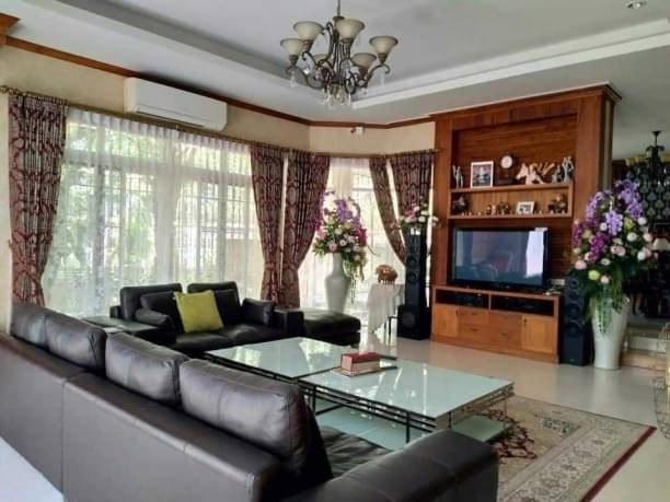 ขาย 24.9 ล้าน 167 ตรว. 5 นอน 6 น้ำ กุลพันธ์วิลล์ 14 ป่าแดด อ.เมือง แปลงหัวมุม​ ติดถนนมหิดล เครื่องบินไม่มีผ่าน ไม่มีเสียงรบกวนแน่นอน