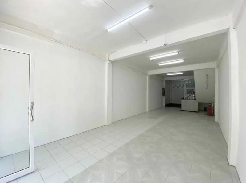 ให้เช่าอาคารพาณิชย์1คูหา3ชั้นถนนประชาชื่นใกล้ปากซอย17 ใกล้MRTบางซ่อน ทำเลเหมาะค้าขาย รีโนเวทใหม่