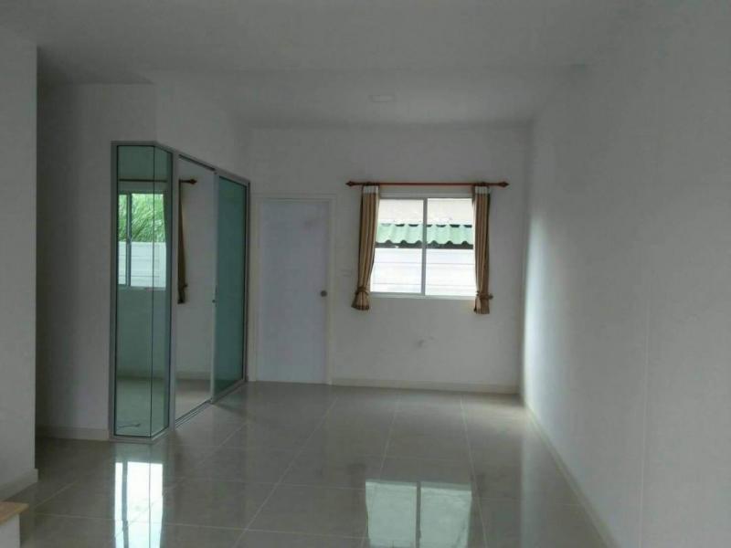 ขายทาวน์เฮาส์2ชั้นโครงการพฤกษาวิวล์100พหลโยธิน-คลองหลวงย่านคลอง2หลังมุมโซนหน้าโครงการ