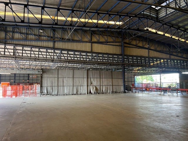 ให้เช่าโกดัง  ย่าน บางขุนเทียน บางกระดี่ แสมดำ พื้นที่ใช้สอย 15,000 ตารางเมตร มีใบรง.4 