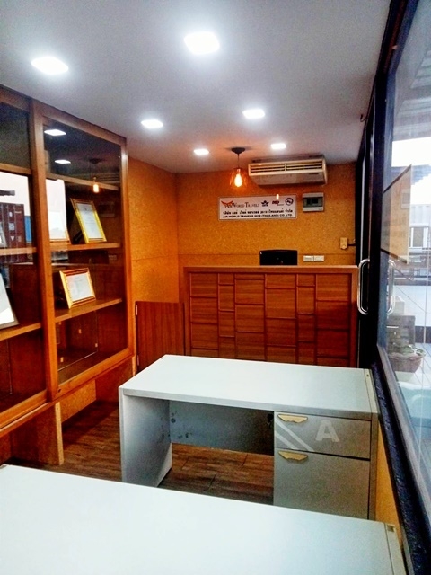 แก้วอินทร์ จดทะเบียนพาณิชย์ เซนทรัลเวสเกต MRTตลาดบางใหญ่  ให้เช่าออฟฟิศ 22ตรว. 16ตรม.  1ห้อง 1น้ำ 1แอร์ จอดรถได้ ใกล้ 7-11 บิ๊กซี CJ Lotus