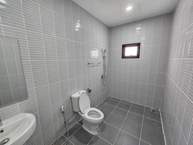 บ้านเดี่ยวชั้นเดียว และที่ดินเปล่า ทำเลดี ลานหน้าบ้านกว้าง ตำบลกระตีบ อำเภอกำแพงแสน จังหวัดนครปฐม