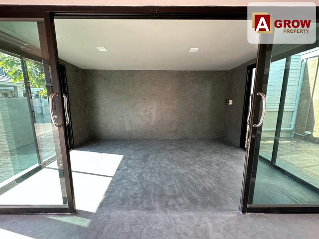 ม. ไอริสพาร์ค  สรรพวุธ บ้านรีโนเวทใหม่ พื้นที่ใช่สอยเยอะ เดินทางสะดวก