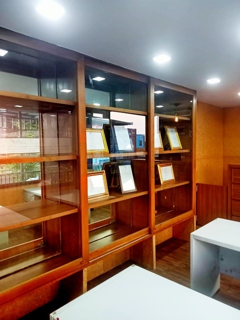 แก้วอินทร์ จดทะเบียนพาณิชย์ MRTตลาดบางใหญ่  ให้เช่าออฟฟิศ 20ตรว. 15ตรม.4,999B-M 1ห้อง 1น้ำ 1แอร์ จอดรถได้หลายคัน ใกล้ 7-11 บิ๊กซี CJ Lotus