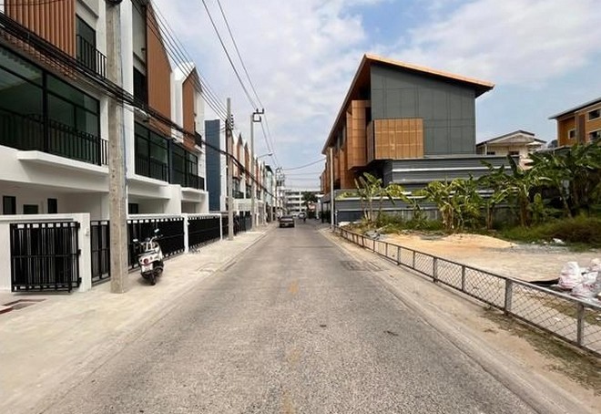 ให้เช่าโฮมออฟฟิศ3 ชั้น สุขุมวิท70/5 โครงการ Deco เนื้อที่ 21 ตารางวา ใกล้ BTSแบริ่ง