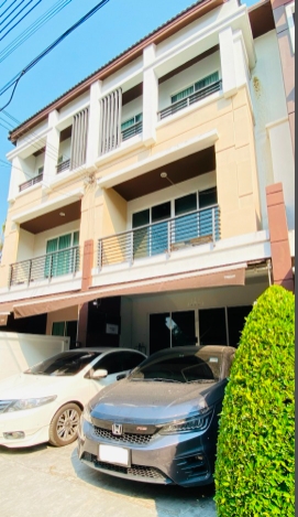 ขายทาวน์โฮม 3 ชั้น บ้านกลางเมือง เกษตร-นวมินทร์ นวมินทร์ 70 ประเสริฐมนูกิจ 45  