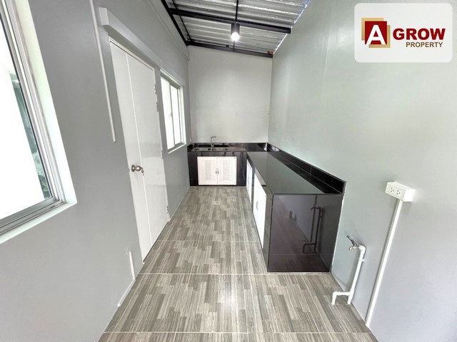 ม.พฤกษา86/1 หลังมุม ลาดกระบัง 54  รีโนเวทบ้านใหม่พร้อมอยู่  เดินทางสะดวก