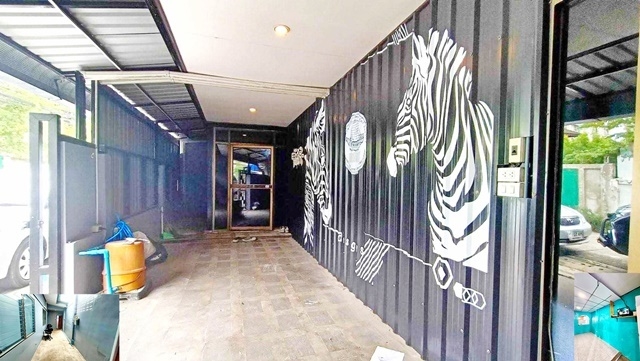 ศรีนครินทร์ ตรงข้าม ซีคอนสแควร์​ MRT สวนหลวง ร. 9 ขาย เช่าทาวน์เฮาส์  2 หลังติดกัน 38ตรว. 245ตรม.