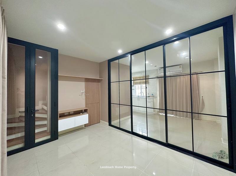 LM24-0020 ขายทาวน์โฮม 3 ชั้น วิชั่นสมาร์ทไลฟ์ บางบัวทอง ใกล้ BTS บางพลู ขนาด 16 ตรว 3นอน 3น้ำ