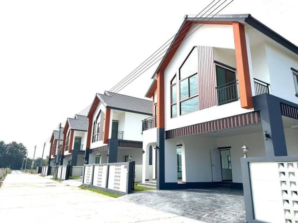 บ้านสวย หลังใหญ่ ขายเพียง 2.99 ล้าน 50 ตรว. โซนสันทราย หนองแหย่ง บ้านเดี่ยว 2 ชั้น บ้านสร้างใหม่ สไตล์โมเดิร์นมินิมอล วิวทุ่งนา 