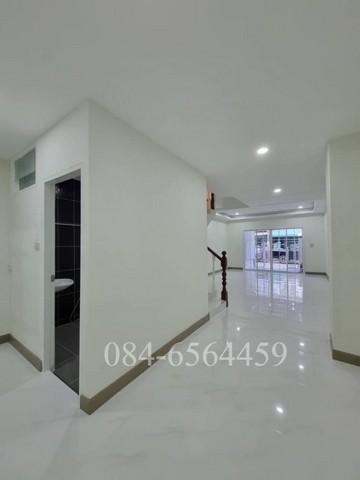 ขาย ทาวน์เฮ้าส์ ภัทรนิเวศน์ อุทยานทอง (3 ห้องนอน) ซอยกรมที่ดินบางบัวทอง ใกล้ รถไฟฟ้าสายสีม่วง , เซ็นทรัลเวสต์เกต , เมืองทองธะานี  . ทางด่วน