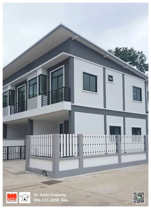  Property ID : M03979ทาวน์โฮมสวยทำเลดีมาก ใกล้สถานีรถไฟบันไดม้า ห่างจากตัวอำเภอปากช่อง 7 กม.– ทาวน์เฮ้าส์ 2 ชั้น, กว้าง 6 x 13.5 เมตร– 20 ตร.ว. ,พท.ใช้สอยประมาณ 110 ตร.ม.– หน้าบ้านหัน ทิศเหนือ– 3 ห้องนอน, 2 ห้องน้ำ, 1 ห้องครัว (ต่อเติม)– เตียงนอน, ตู้เสื้อผ้า, ชุดโต๊ะทานข้าว, เตาไฟฟ้า, แอร์– มุ้งลวด, เหล็กดัด, ผ้าม่าน, เครื่องกรองน้ำ, เครื่องทำน้ำอุ่น– หน้าบ้านจอดรถได้ 1-2 คัน ถนนในโครงการกว้าง 7 เม