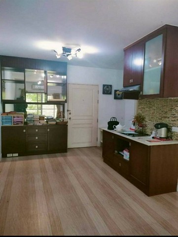 ขายคอนโด บ้านสวนธนรัชดา ซอยรัชดาภิเษก 36  ขนาด 60ตารางเมตร อยู่ชั้น 1 (คอนโดสไตล์รีสอร์ท อารมณ์บ้านเดี่ยว เงียบสงบ เป็นส่วนตัว)