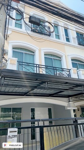 [B829]ให้เช่า 25k ทาวน์โฮม บ้านกลางเมือง เกษตร - นวมินทร์ ถนนประเสริฐมนูกิจ45 ซอยนวมินทร์42 เขตบึงกุ่ม ทำเลดีอยู่ถนนเมน ใกล้คลับเฮ้าส์ทาวน์โฮม 3 ชั้น 22 ตร.วา พื้นที่ใช้สอย 166 ตร.ม. 3 ห้องนอน 3 ห้องน้ำ หน้ากว้าง 5 เมตร ที่จอดรถ 2 คัน ตกแต่งเฟอร์นิเจอร์ (บางส่วน) ผ้าม่านทั้งหลัง แอร์ 4 ตัวคลับเฮ้าส์ / สระว่ายน้ำ / ฟิตเนส / สวนสาธารณะ / สนามเด็กเล่น,25,000.-/เดือน สัญญาขั้นต่ำ 1 ปี ค่าประกัน 2 