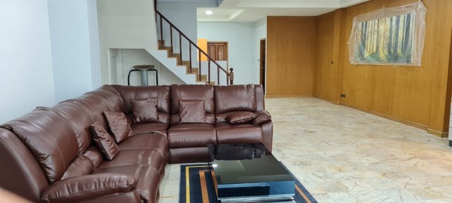 [B827]ให้เช่า 65k บ้าน 3 ชั้น  สุขุมวิท 71 ซอยปรีดีพนมยงค์26  เขตพระโขนง ใกล้  St Andrew, Ekmai International , Bangkok Prep