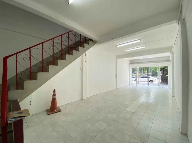 [B824]ให้เช่า ลดราคา 25k อาคารพาณิชย์ ติดถนนประชาชื่น​ เขตบางซื่อ รีโนเวทใหม่ เหมาะสำหรับค้าขาย, ทำธุรกิจ