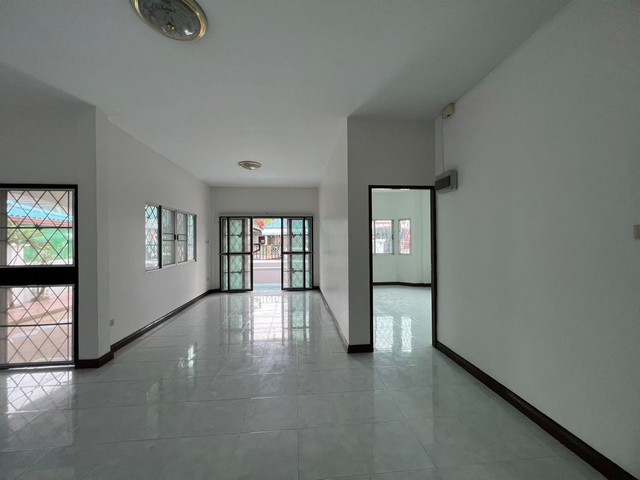 ขายบ้านเดี่ยว ช้ันเดียวมบ.มนตรี  3นอน 2น้ำ ต.สุรศักดิ์ ศรีราชา