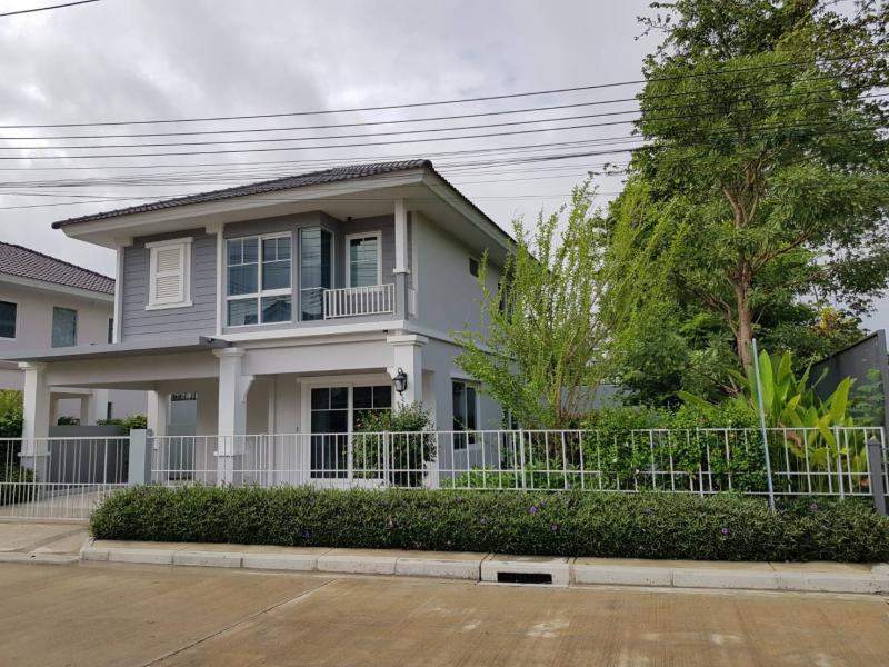 SW000719ขาย บ้านเดี่ยว วิลลาจจิโอ สันทราย-เชียงใหม่ Villaggio San Sai โลเคชัน       : สันทราย งชียงใหม่ขนาดที่ดิน    :   55 ตารางวาจำนวนชั้น    :    2  ชั้นประเภทบ้าน  :       3ห้องนอน   2ห้องน้ำ ที่จอดรถ      :        2ราคาขาย :  4,690,000บาท โอนคนละครึ่งสถานที่ใกล้เคียง- ตลาดสามแยก- เซ็นทรัล เชียงใหม่- รร.ปรินส์รอยแยลส์วิทยาลัย- บิ๊กซี เอ็กซ์ตร้าสนใจติดต่อ Line @shoriasset(มี @ ด้วยนะคะ)https://lin.ee/TaMYx2l.K.เอ็ม 0869103639K.ดา 0647874793*มีบ้านเดี่ยวแล