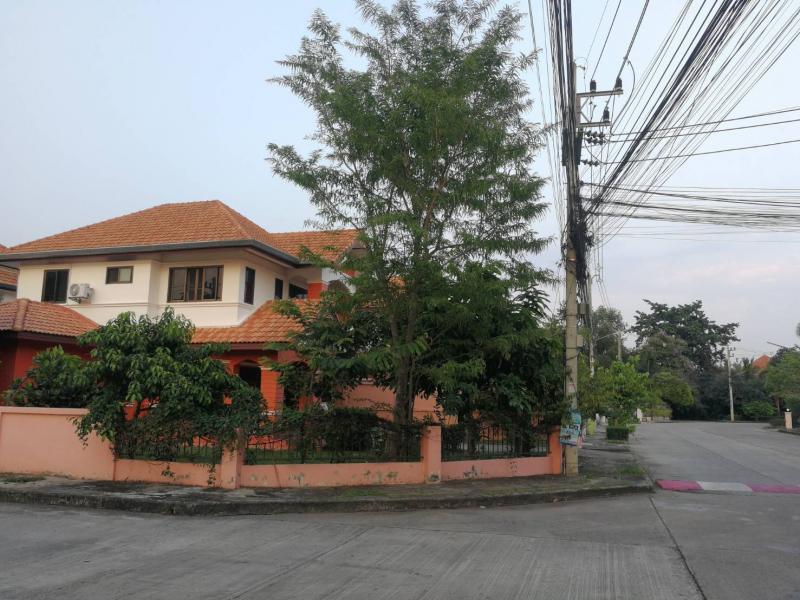 SW000713 ขายบ้านเดี่ยว ในโครงการศิริพรการ์เด้นโฮม สันทราย เชียงใหม่ โลเคชัน       : สันทรายเชียงใหม่ขนาดที่ดิน    :    92.4 ตารางวาพื้นที่ใช้สอย  :   135ตารางเมตรจำนวนชั้น    :    2  ชั้นประเภทบ้าน  :       3ห้องนอน   2ห้องน้ำ ที่จอดรถ      :        2ราคาขาย :  3,500,000บาท โอนคนละครึ่งสถานที่ใกล้เคียง- เมต้า มอลล์- ตลาดสดแม่กวง- เซนทรัลเฟสติวัล- โรงพยาบาลกรุงเทพสนใจติดต่อ Line @shoriasset(มี @ ด้วยนะคะ)https://lin.ee/TaMYx2l.K.เอ็ม 086910363