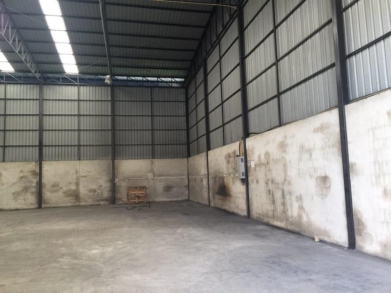 ให้เช่าโกดัง มีออฟฟิศในตัว ซอยกาญจนาภิเษก 25 ย่านเลียบมอเตอร์เวย์