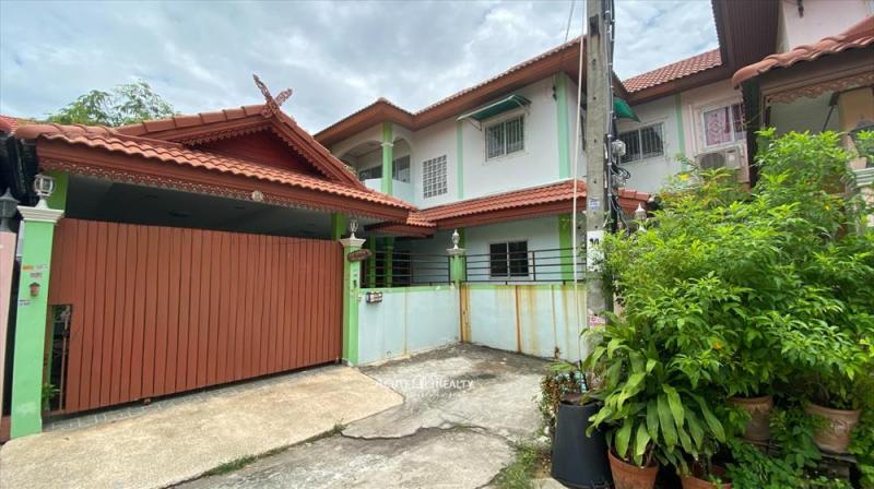 ขายบ้านแฝด หมู่บ้านอรุณทอง พื้นที่กว้าง ทำเลดี เดินทางสะดวกขนาดพื้นที่ 110.00 ตร.ว. พื้นที่ใช้สอย 290.7 ตร.ม. 4 ห้องนอน 2 ห้องน้ำ 2 ที่จอดรถ และ มีบ้านเดี่ยวอีก 1 หลังการเดินทางสะดวก เข้าออกได้หลายเส้นทาง ถนนบางบอน, ถนนเพชรเกษม และเชื่อมต่อถนนเส้นหลักได้หลายเส้นทางสถานที่ใกล้เคียง-บิ๊กซี ซูเปอร์เซ็นเตอร์ เพชรเกษม 1-บิ๊กซี เอ็กซ์ตร้า เพชรเกษม 2-วิคตอเรีย การ์เด้นส์-เดอ