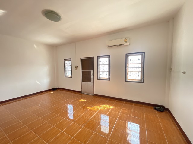 ขายทาวน์เฮาส์ 2 ชั้น  ใกล้ บขส.แห่งที่1 หลังธนาคารออมสินสาขานางพญา