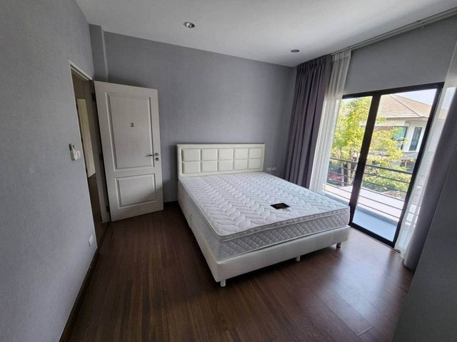 ให้เช่าบ้านเดี่ยวเนื้อที่ 75.1 ตารางวา พื้นที่ใช้สอยประมาณ 300 ตร.ม. ย่านประเวศ  5 ห้องนอน หมู่บ้านลุมพินี สวนหลวงร.9