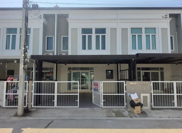 ขายทาวน์เฮ้าส์ ค่าซ่า ซิตี้ วัชรพล-เพิ่มสิน 2 PSC00228