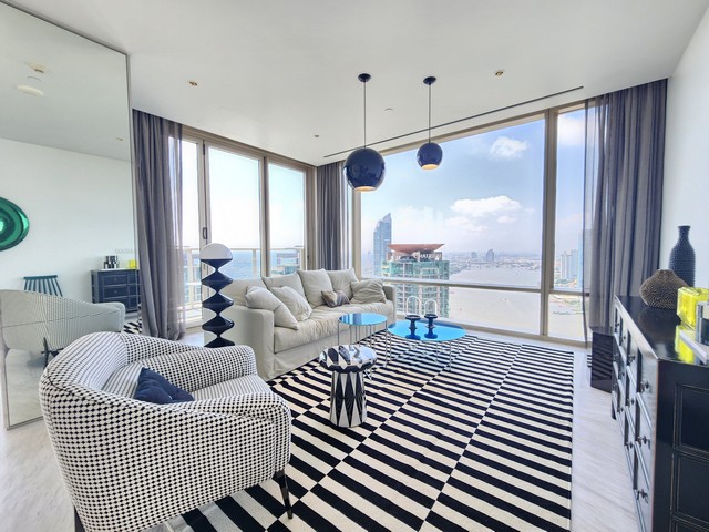 Four Seasons Private Residences.BTS: Saphan TaksinSize: 116 sqm., 2 bedrooms, 2 bathrooms Floor: 32Rental price: 250,000baht/month Ref.: 194871Listing Detail: www.rent-bangkok-condo.com/properties/194871Co-agents are welcome. - - -Contact us for more information or arrange a viewing:Email. rbc.rentbangkokcondo@gmail.comCall. 066-0588-655Line ID: @rentbangkokcondohttps://lin.ee/9cMeMxeWhatsapp: 0660588655Wechat 微信: rentbangkokcondo