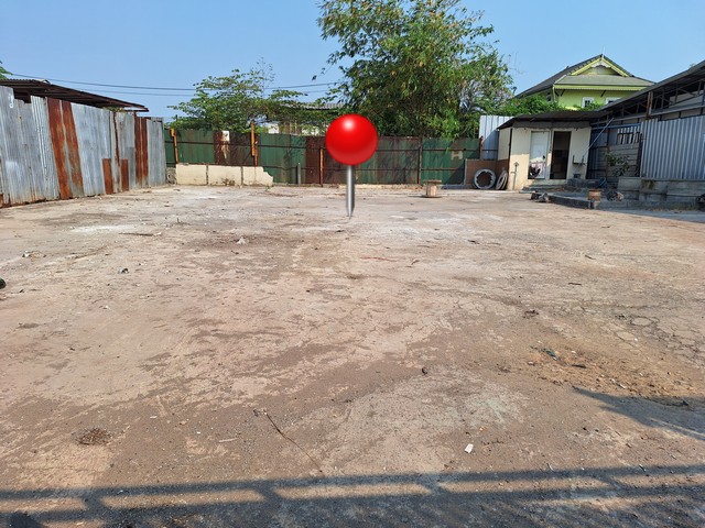 ด่วน! ที่ดินให้เช่าราคาถูก  พื้นปูนมีรั้วกั้น  เขตคลองสามวา พื้นที่สวย เนื้อที่ 100 ตารางวา ให้เช่าราคา 12,000 บาท/เดือน เหมาะทำโกดังเก็บของ โรงงาน  เก็บอุปกรณ์ก่อสร้าง ที่พักคนงาน สำนักงาน อู่ซ่อมรถ เก็บอะไหล่ต่างๆ  พื้นที่พร้อมเข้าอยู่ ไม่ต้องลงทุนปรับพื้นที่มากเพราะพื้นเทปูนแล้ว มีรั้วและประตูปิดรอบด้าน  สามารถทำธุรกิจได้หลายแบบ พื้นที่อยู่บนถนนนิมิตใหม