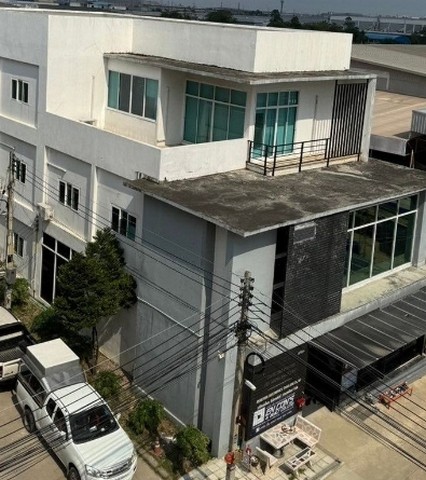 ให้เช่าและขายอาคารสำนักงาน 3 ชั้น อมตะนคร ชลบุรี เนื้อที่ 105 ตรว จอดรถหลายคัน