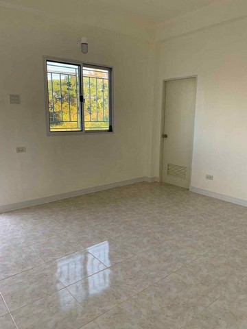 บ้านสร้างใหม่ให้เช่า เหมาะสำหรับเป็นสำนักงาน คาเฟ่ ร้านอาหาร ยกเว้น แอลกอฮอล์