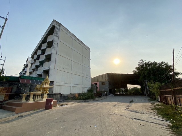 ให้เช่าโกดัง-โรงงานให้เช่า พื้นที่ทั้งหมด 4ไร่ครึ่ง ติดถนนใหญ่ปทุม-สามโคก ตำบลสามโคก อำเภอสามโคก 