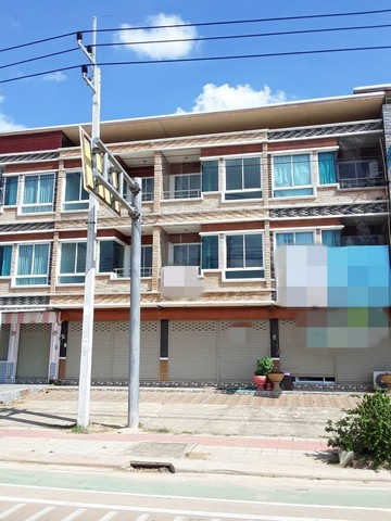 รายละเอียดเพิ่มเติมCode ID : PAP-7-0458 ราคาขาย      4,400,000 บาท- ขนาดพื้นที่ :  24.20 ตร.ว - พื้นที่ใช้สอย :  220.50 ตรม- จำนวนห้อง : - ห้องนอน - ห้องน้ำ- ที่จอดรถ :  1 คัน- อาคารพาณิชย์ :   3 ชั้น- อาคารพาณิชย์หันทางทิศ : -พิกัดทรัพย์ :    https://maps.app.goo.gl/RB8innSVzvExsYdw7สถานที่ใกล้เคียง- ใกล้ตลาดไนท์บาร์ซ่า กำแพงเพชร- ใกล้โรบินสัน กำแพงเพชร- ใกล้บิ๊กซี กำแพงเพชร- ใกล้โรงเรียนวัชรวิทยาสอบถามเพิ่มเติม/นัดชมโทร. 097-419-5982(พลอย)โทร