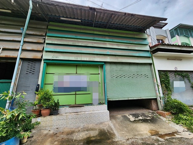 รายละเอียดเพิ่มเติมCode ID : PAP-6-0194 ราคาขาย      6,050,000 บาท- ขนาดพื้นที่ : 60 ตร.ว- พื้นที่ใช้สอย : 904 ตรม- จำนวนห้อง : - ห้องนอน - ห้องน้ำ- ที่จอดรถ : 1 คัน- อาคารพาณิชย์ : 3 ชั้น- อาคารพาณิชย์หันทางทิศ : -พิกัดทรัพย์ :   https://maps.app.goo.gl/RFagyGQenGRbX1GG8สถานที่ใกล้เคียง- ใกล้ตลาดเอกชัย บางบอน- ใกล้เซ็นทรัล พระราม 2- ใกล้บิ๊กซี ซูเปอร์เซ็นเตอร์ พระราม 2- ใกล้อินเด็กซ์ ลิฟวิ่งมอลล์ พระราม 2สอบถามเพิ่มเติม/นัดชมโทร. 097